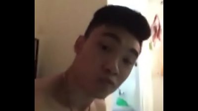 Hot boy mình dây chim gân guốc