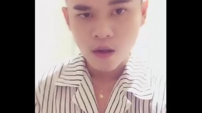 Mới gạ được anh trai da  trắng show cặc khủng