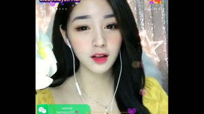 Em gái xinh xắn uplive gọi vốn bằng 2 quả bưởi to